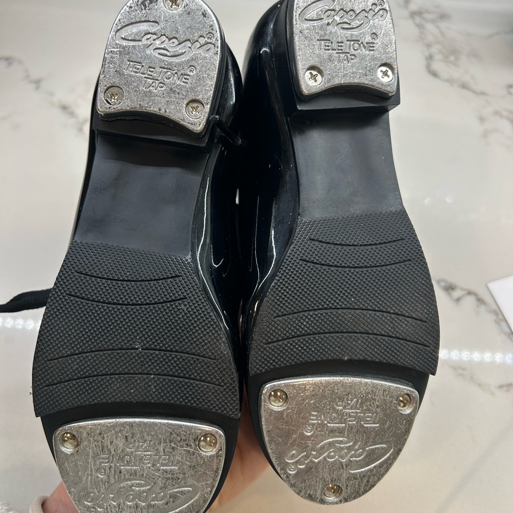Girls capezio tap shoes 11.5 lightly used - Picture 2 of 2